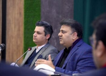 In the midst of a bill commotion, the government extends an olive branch to opposition