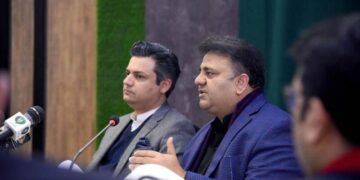 In the midst of a bill commotion, the government extends an olive branch to opposition