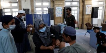 In Karachi, the Covid positive rate has surpassed 40%