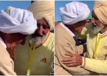 Meeting of two brothers at Kartarpur corridor after 1947 leave everyone drenched in tears