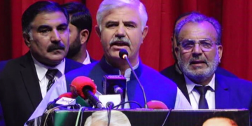 Will utilise KP’s troops if Imran calls in March: CM Mahmood Khan