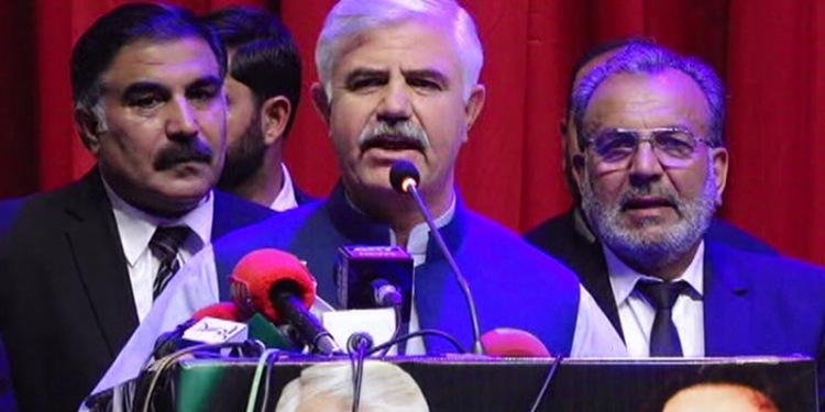 Will utilise KP’s troops if Imran calls in March: CM Mahmood Khan