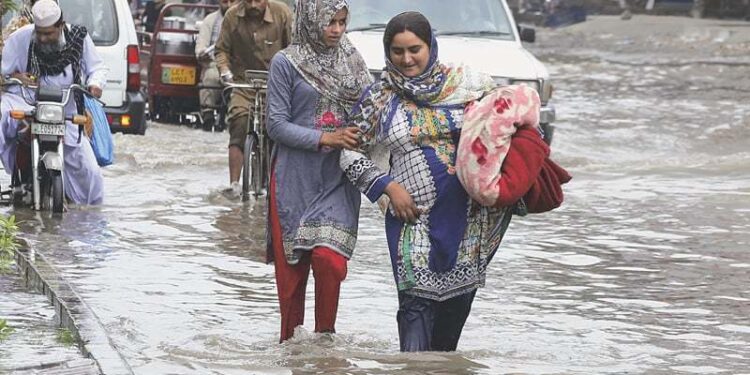 Lahore: Three killed, 3 injured in incidents due to heavy rainfall