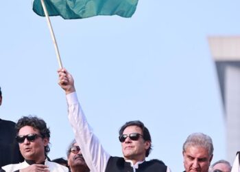 Freedom March: 'Pakistanis, I'm leaving my situation to change your situation', says Khan (Image Courtesy: Facebook)