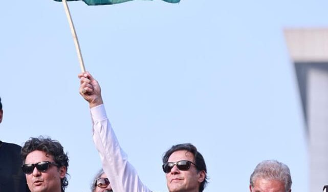 Freedom March: 'Pakistanis, I'm leaving my situation to change your situation', says Khan (Image Courtesy: Facebook)