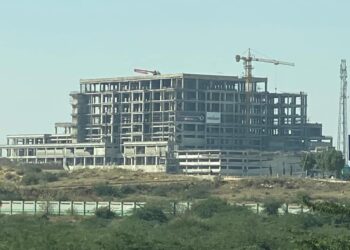 Physical structure of Shaukat Khanum Memorial Cancer hospital Karachi completed: Imran Khan (Image courtesy: Facebook)