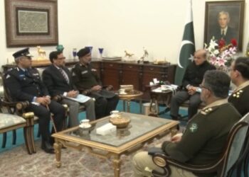 PM Sharif thanked law enforcement agencies for maintaining law & order situation during long march (Image Courtesy: Facebook)