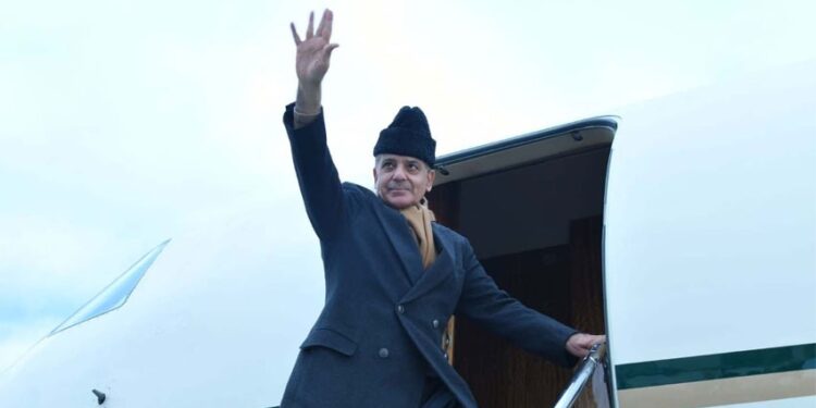 PM Sharif returns to Pakistan after two-days visit to Turkey (Image Courtesy: Facebook)