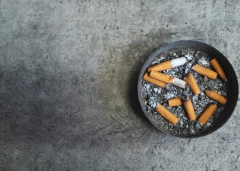 Participants of round-table promise to declare Peshawar tobacco-free capital