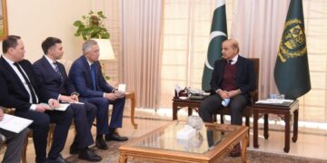 PM Sharif welcomes delegation of Kazakhstan; appreciates signing of 3 MoUs (images courtesy: Facebook)