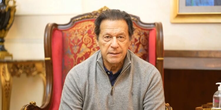 Pakistani government made it impossible for law agencies to catch crime, alleges Imran Khan (Image Courtesy: Facebook)