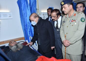 PM Sharif visits Lady Reading Hospital Peshawar to express solidarity with injured in Police Line Blast (Image Courtesy: Facebook)