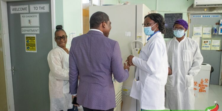 St Kitts & Nevis: PM Terrance Drew visits JNF General Hospital to support initiative of blood donation (Image Courtesy: Facebook)