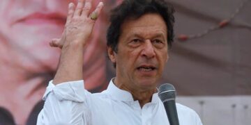 PTI Chief Imran Khan officially launches Jail Bharo Campaign (Image Courtesy: Google)