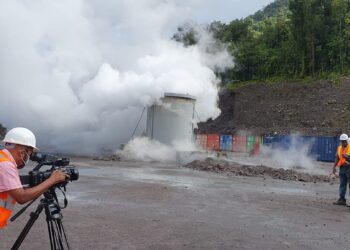 PM Roosevelt Skerrit shares glimpses of media tour of geothermal site in Laudat