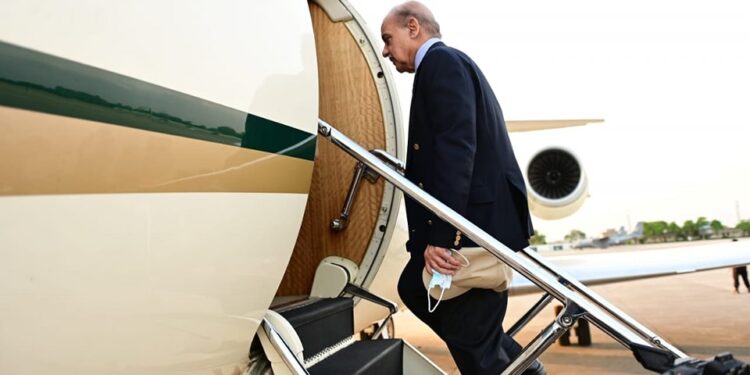 PM Sharif arrives in Turkey to take part in swearing-in ceremony of Prez Recep Tayyip Erdogan (Image Courtesy: Facebook)