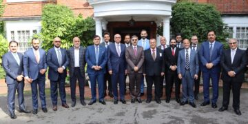 Interim PM Anwar-ul-Haq Kakar meets British Pakistan businessmen delegation in London (Image Courtesy: Twitter)