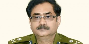 Former Police chief Arif Nawaz fails to appear before commission in Tehreek-i-Labbaik case (Image Courtesy: Facebook)