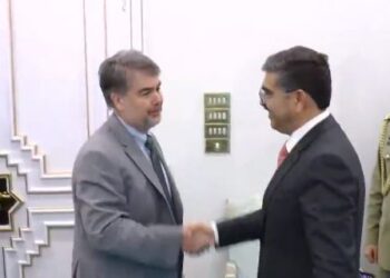 IMF approves SBA with Pakistan to support its 'economic stabilization programme' (Image Courtesy: Twitter/PMO Pakistan)