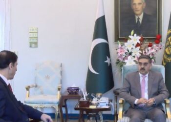 PM Kakar meets CM Arshad Hussain Shah, asks to assists EC to hold free, fair elections (Image Courtesy: Twitter/PMO Pakistan)