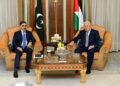 ‘We stand in solidarity with Palestine,’ says Kakar in meeting with Prez Mahmoud Abbas (Image Courtesy: Twitter/PMO Pakistan)
