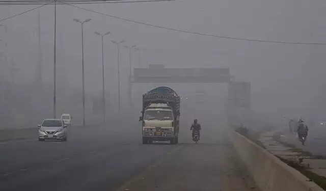 AQI across Lahore continues to decline causing distress to citizens (Image Courtesy: Google)