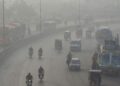 Health experts urges Karachi citizens to restrict outdoor activities due to smog levels (Image Courtesy: Google)
