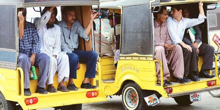 Allowing 30-days deadline to owners, Punjab govt bans Qingqi rickshaws (Image Courtesy: Google)