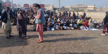 Quetta police arrests 20 people including women, protesting "extra-judicial killings" (image courtesy: google)