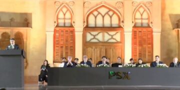 'Pak govt takes steps to promote investment in the nation', says PM Kakar (Image Courtesy: Twitter/PMO Pakistan)